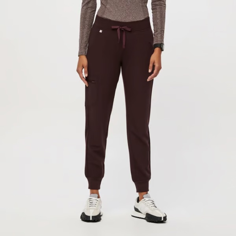Figs Espresso Women's Brown Jogger Scrub Pants